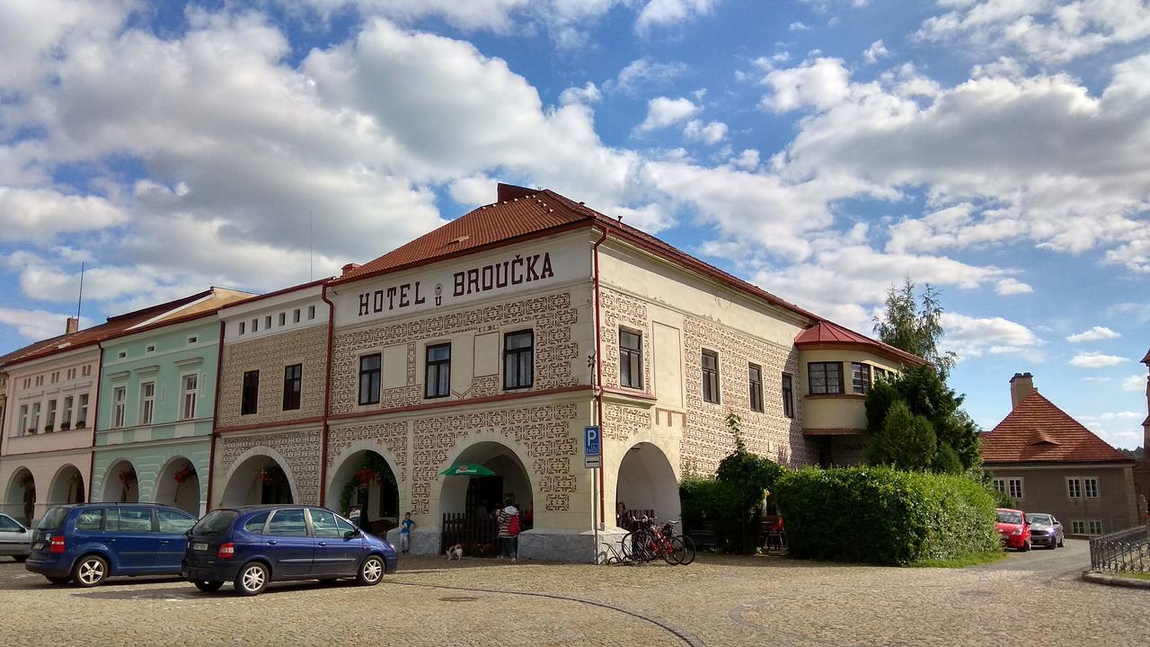 Hotel U Broucka Nove Mesto nad Metuji Exterior photo